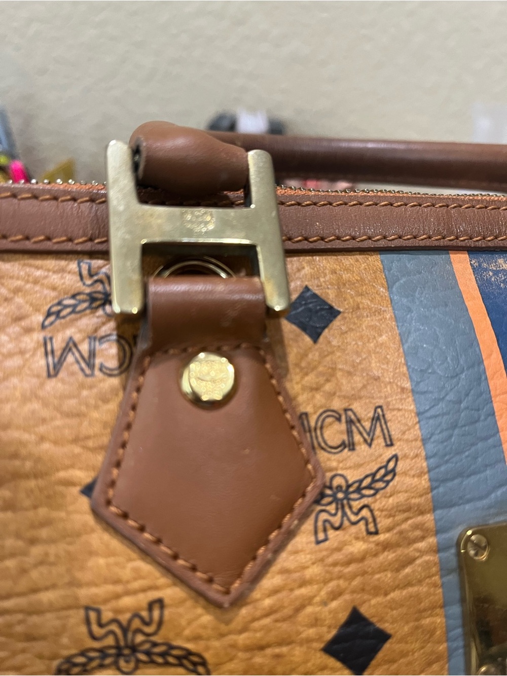 MCM COGNAC VISETOS BOSTON BAG a WITH DOG CHARM - Picture 13 of 15